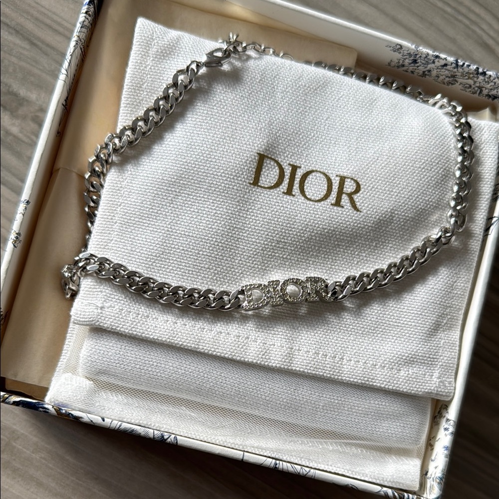 Dior chain necklace choker (with box and dust bag)